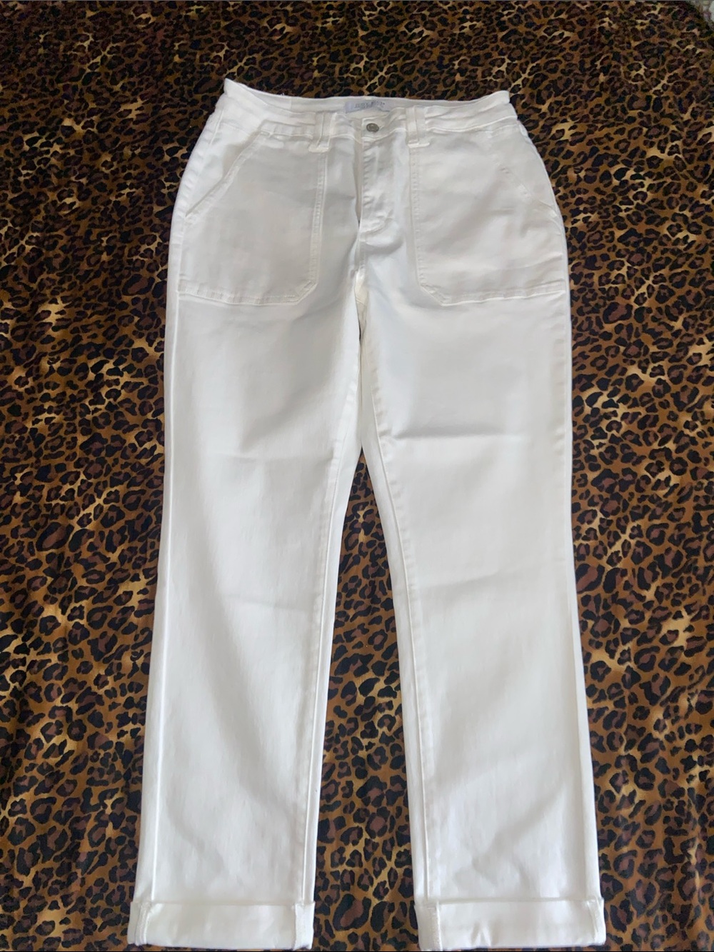 Judy Blue White Aurora Weekender Ankle Cropped Jeans